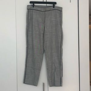 Tahari Size 16 pants in gray with thin black line detail.